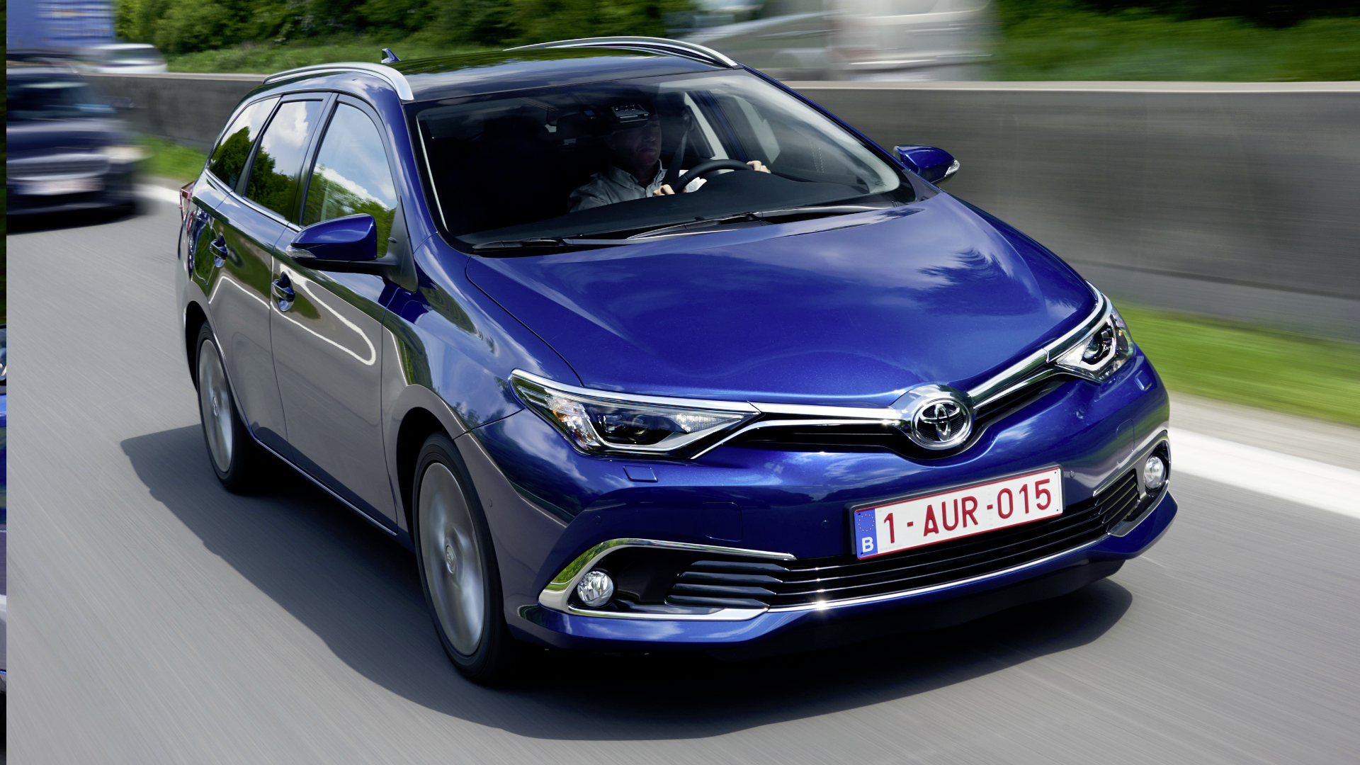 Toyota auris estate discount